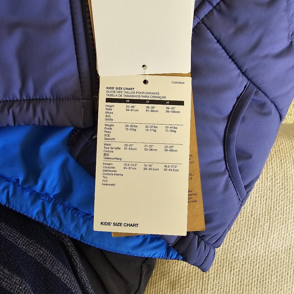 The North Face Kid Reversable Perrito Jacket - Picture 9 of 14